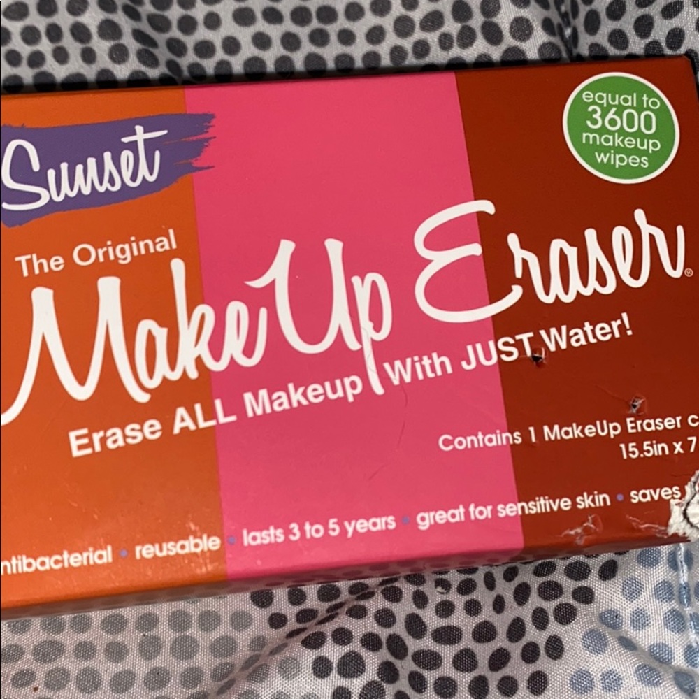 Reusable make up eraser